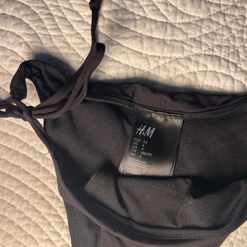 H&M • Ruched String Bikini Bottom - Picture 2 of 4
